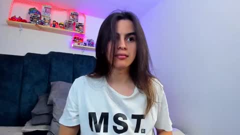 Snapshot of sky_liink chatting on 01-19-25, 10:17 Santiago online show from 01-19-25, 10:17
