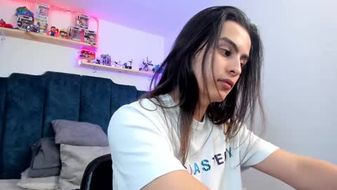 Snapshot of sky_liink chatting on 01-21-25, 12:57 Santiago online show from 01-21-25, 12:57
