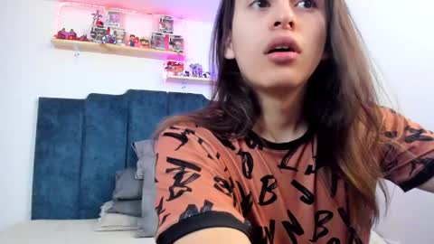 Snapshot of sky_liink chatting on 02-08-25, 09:36 Santiago online show from 02-08-25, 09:36