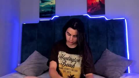 Snapshot of sky_liink chatting on 10-05-25, 10:51 Santiago online show from 10-05-25, 10:51