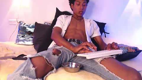 Snapshot of sky_walkerss chatting on 02-20-26, 02:41 sky_walkerss online show from 02-20-26, 02:41