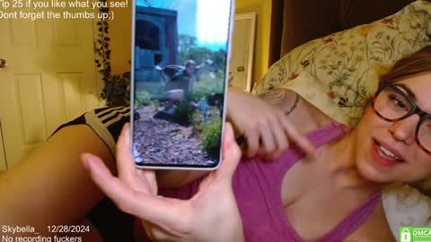 Snapshot of skybella_ chatting on 12-28-24, 04:20 Skylar online show from 12-28-24, 04:20