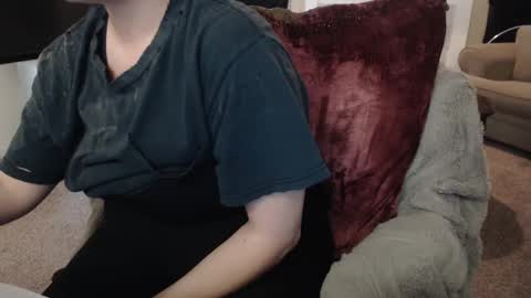 SKYLE   online show from 09-27-25, 04:34