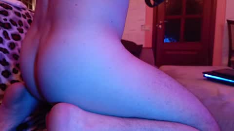 Snapshot of skyburn54 chatting on 01-05-25, 01:24 skyburn54 online show from 01-05-25, 01:24