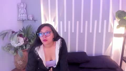 skye_bluee_ online show from 09-20-25, 02:56