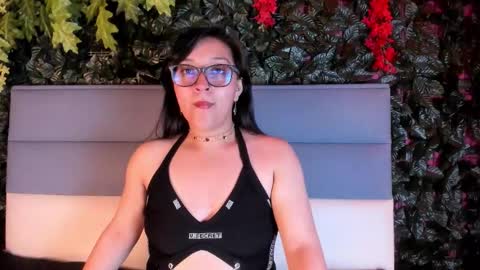 skye_bluee_ online show from 09-21-25, 03:08