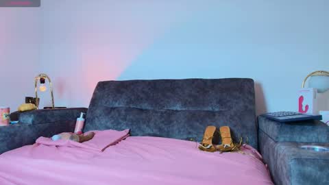 skye moore online show from 09-13-25, 01:00