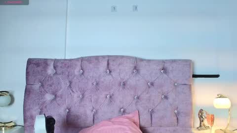 skye moore online show from 10-18-25, 07:25