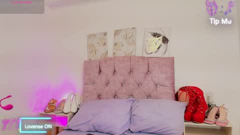 skye moore online show from 04-01-26, 07:00