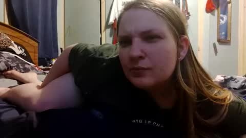 Snapshot of skyeblue333 chatting on 10-19-25, 11:27 Skye Blue online show from 10-19-25, 11:27