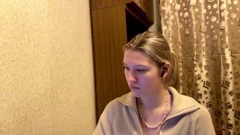 Snapshot of skyedavis chatting on 12-20-25, 07:10 skyedavis online show from 12-20-25, 07:10