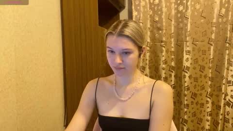 Snapshot of skyedavis chatting on 01-15-26, 07:17 skyedavis online show from 01-15-26, 07:17