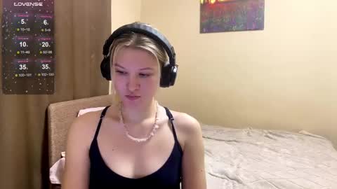 Snapshot of skyedavis chatting on 01-18-26, 07:06 skyedavis online show from 01-18-26, 07:06
