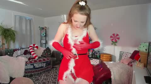 Skye Watson online show from 12-21-24, 07:06