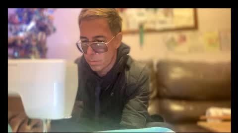 IAN HARD online show from 05-04-26, 02:24