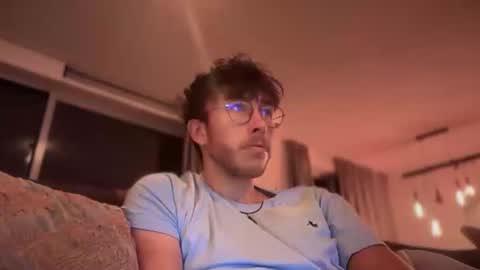 skyisthelimit1995 online show from 12-20-25, 06:15