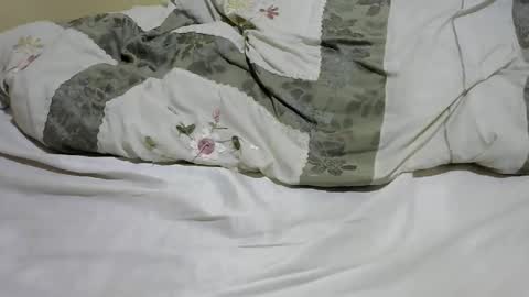 Snapshot of skylar2544 chatting on 10-31-25, 06:31 skylar2544 online show from 10-31-25, 06:31