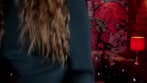 Snapshot of skylar__desire chatting on 10-29-25, 11:45 skylar__desire online show from 10-29-25, 11:45