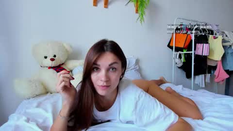 Skylar online show from 09-15-25, 08:58