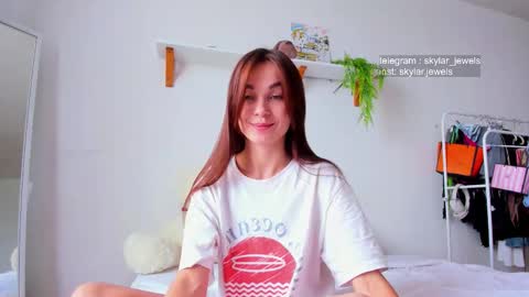 Skylar online show from 09-19-25, 09:22