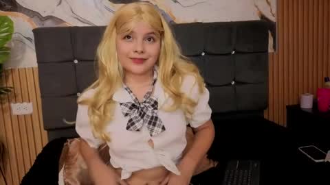 skylar_vox12 online show from 05-19-26, 08:15