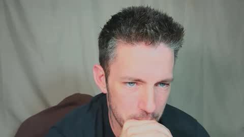Snapshot of skylarrgrey chatting on 05-20-26, 10:05 SkylarGrey online show from 05-20-26, 10:05