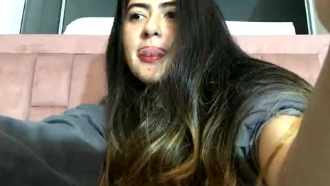 Snapshot of skyler1195 chatting on 04-07-26, 02:01 Skyler online show from 04-07-26, 02:01