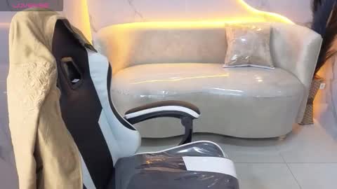 Live 800am 200pm COLOMBIAN HOUR online show from 10-21-25, 12:50