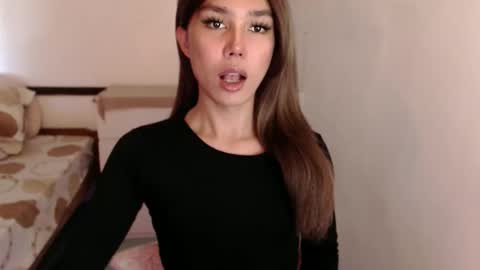 Snapshot of skyllerkent chatting on 05-24-26, 02:38 Sky online show from 05-24-26, 02:38