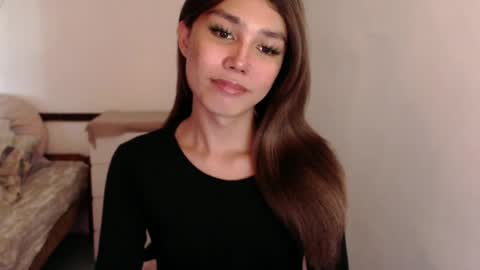 Snapshot of skyllerkent chatting on 06-20-26, 04:59 Sky online show from 06-20-26, 04:59