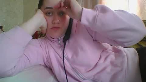 skyressie333 online show from 04-10-26, 08:30