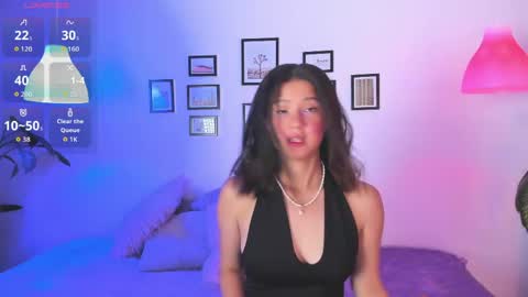 Snapshot of skyy_bloom chatting on 05-20-26, 12:22 Sky online show from 05-20-26, 12:22