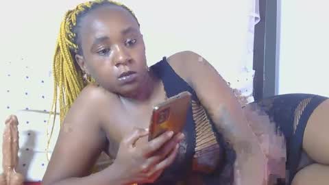 Bella online show from 02-25-25, 06:25