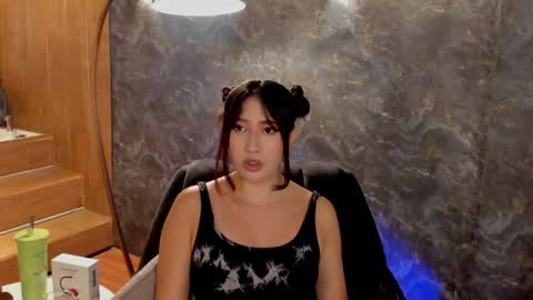 Snapshot of skyylee_ chatting on 04-28-26, 01:16 abby online show from 04-28-26, 01:16