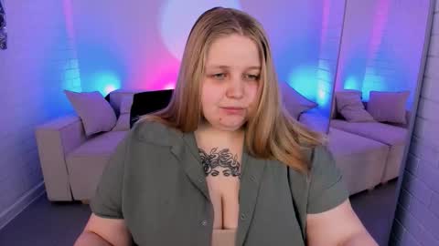 Snapshot of sladadeew chatting on 03-04-26, 09:04 Slada Deew online show from 03-04-26, 09:04