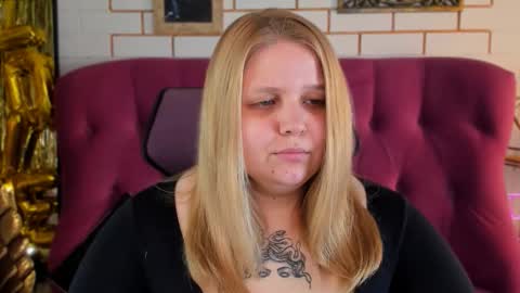 Snapshot of sladadeew chatting on 03-07-26, 08:33 Slada Deew online show from 03-07-26, 08:33