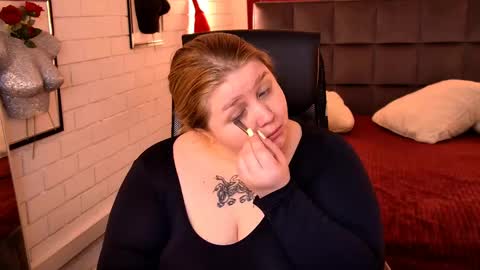 Snapshot of sladadeew chatting on 03-17-26, 09:12 Slada Deew online show from 03-17-26, 09:12