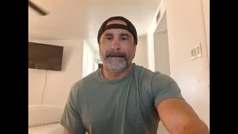 Snapshot of slappysamz chatting on 04-20-26, 04:21 slappysamz online show from 04-20-26, 04:21