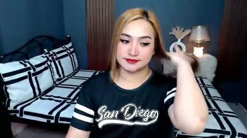 Queen Cyrine online show from 06-24-26, 04:22