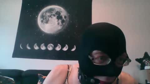 Snapshot of slaveforgodess chatting on 12-10-24, 01:33 slaveforgodess online show from 12-10-24, 01:33