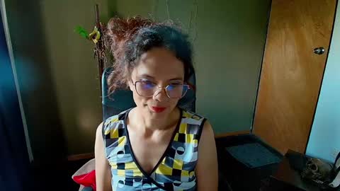 Snapshot of slavefuck chatting on 01-16-25, 09:19 SlaveFuck online show from 01-16-25, 09:19