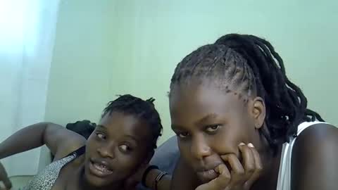 Snapshot of sleciah chatting on 01-18-26, 12:20 sleciah online show from 01-18-26, 12:20