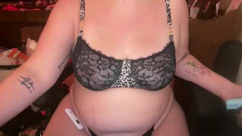 Snapshot of sleepyangel222 chatting on 10-22-25, 01:06 sleepyangel222 online show from 10-22-25, 01:06