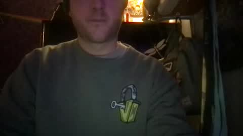 Snapshot of sleepymaneb chatting on 02-23-26, 01:25 sleepymaneb online show from 02-23-26, 01:25