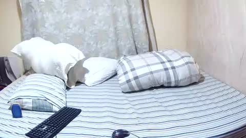 Snapshot of slender_sweetbabe chatting on 08-08-26, 10:17 slender_sweetbabe online show from 08-08-26, 10:17