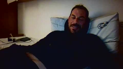 Snapshot of slevin1983 chatting on 12-13-24, 01:15 slevin online show from 12-13-24, 01:15