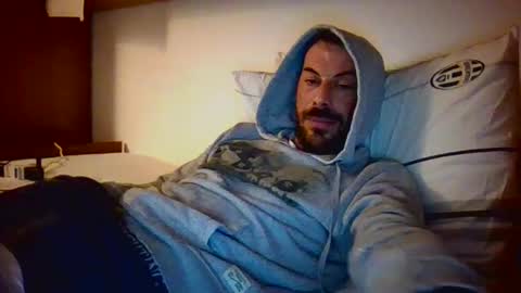 Snapshot of slevin1983 chatting on 02-23-25, 05:39 slevin online show from 02-23-25, 05:39