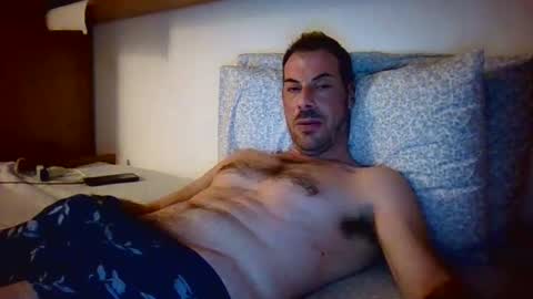 Snapshot of slevin1983 chatting on 02-27-25, 10:20 slevin online show from 02-27-25, 10:20