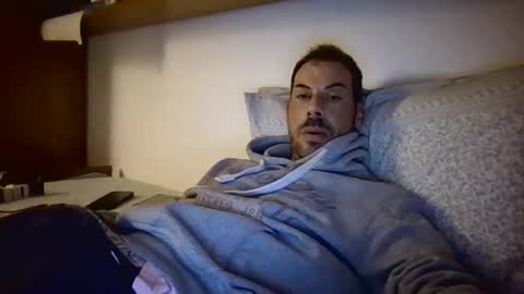 Snapshot of slevin1983 chatting on 03-04-25, 06:07 slevin online show from 03-04-25, 06:07