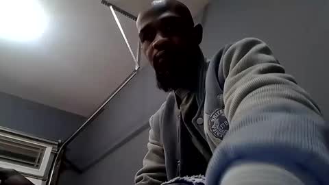 Snapshot of slickerthan12 chatting on 02-06-25, 07:35 BBC Hanging online show from 02-06-25, 07:35